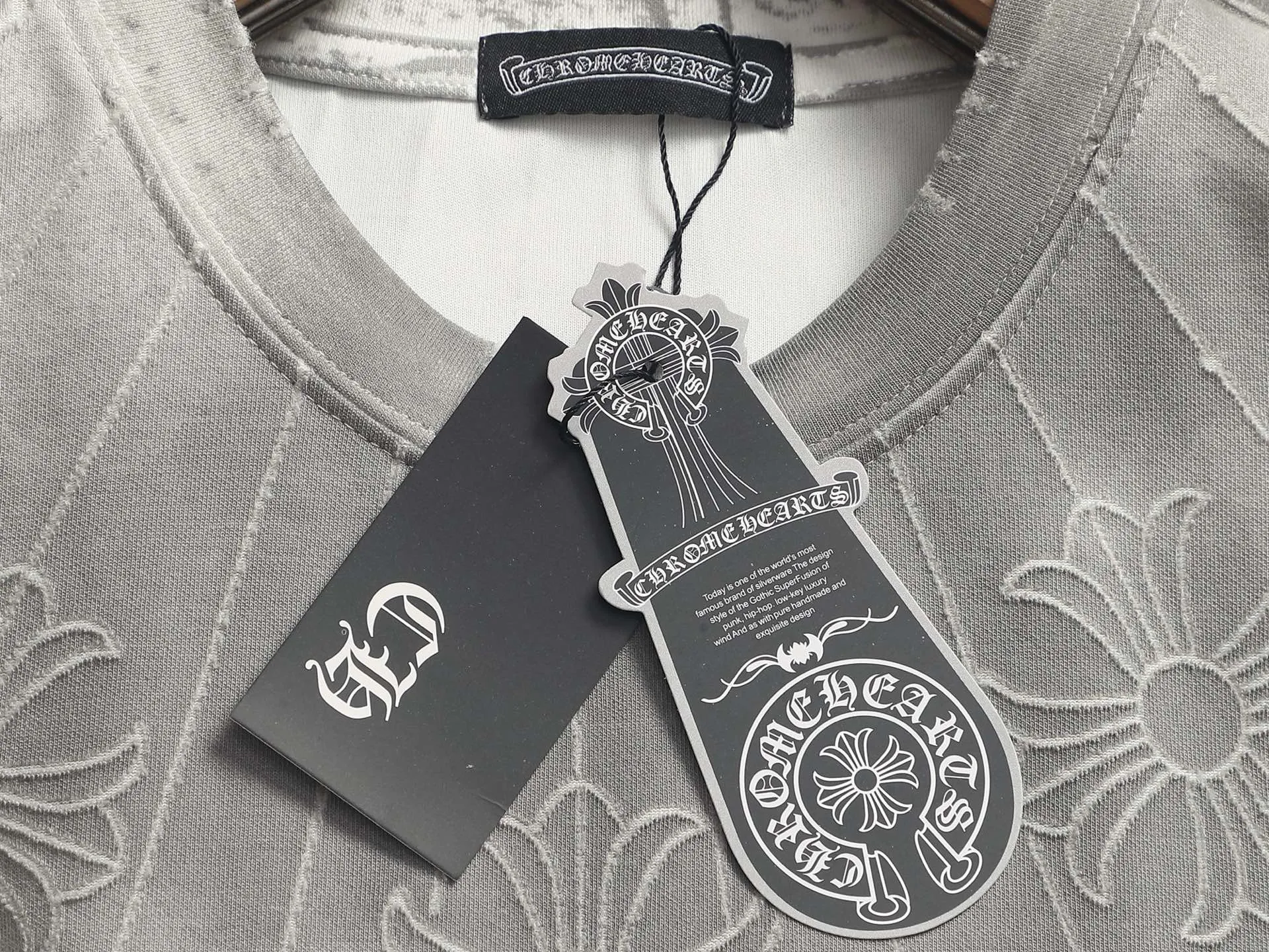𝗖𝗵𝗿𝗼𝗺𝗲 𝗛𝗲𝗮𝗿𝘁𝘀/ 2026 LOGO New Arrival Original T 👑 ！ ！ ✟ ！ 👍 ✂️Quality , ！ 。 ： ➕100% 。Authentic ➕ ➕3D ➕ ： ！ ！ Authentic ！ Same Style ！ ：White Black Size：S-XL